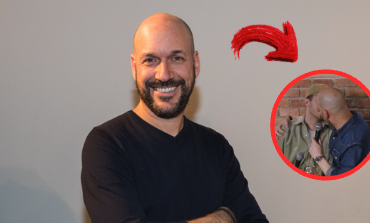 Martin Matte embrasse une autre star en direct et crée l'événement : Le Baiser Choc qui enflamme le Quebec ! 4 Martin Matte embrasse une autre star en direct et crée l'événement : Le Baiser Choc qui enflamme le Quebec ! Capture decran le 2025 12 16 a 23.21.46 Martin Matte embrasse une autre star en direct et crée l'événement : Le Baiser Choc qui enflamme le Quebec !