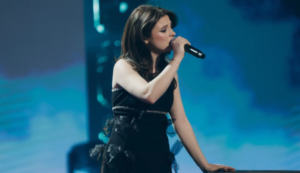 Capture decran le 2025 12 17 a 03.47.26 Mia Tinayre &eacute;blouit encore : D&eacute;couvrez comment elle transforme des moments de vie en v&eacute;ritables spectacles !