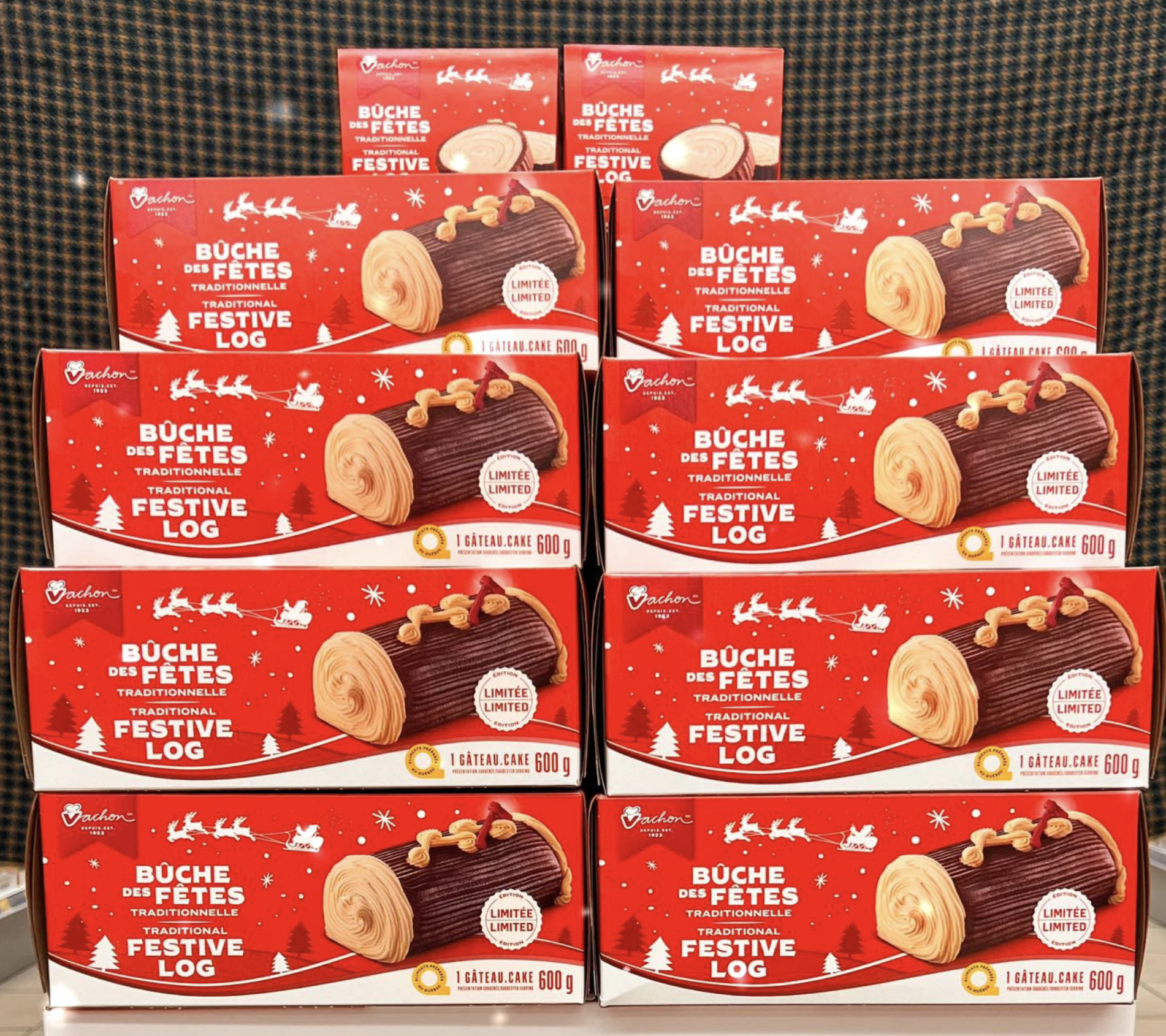 Pourquoi tout le monde chiale sur la bûche Vachon chaque année ? 2 Pourquoi tout le monde chiale sur la bûche Vachon chaque année ? Capture decran le 2025 12 17 a 16.52.32 Pourquoi tout le monde chiale sur la bûche Vachon chaque année ?