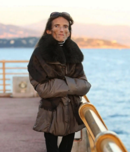 Cette ancienne Miss très connue a complètement changé… et les internautes n’en reviennent pas ! 5 Cette ancienne Miss très connue a complètement changé… et les internautes n’en reviennent pas ! Capture decran le 2025 12 18 a 01.05.50 Cette ancienne Miss très connue a complètement changé… et les internautes n’en reviennent pas !