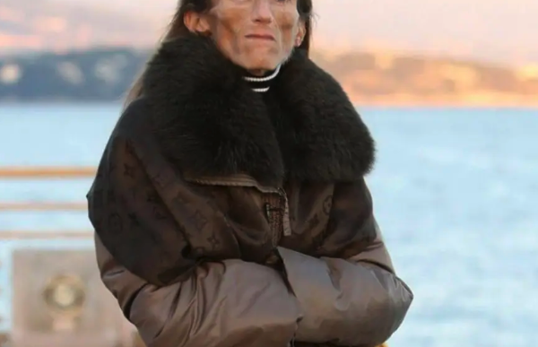 Cette ancienne Miss très connue a complètement changé… et les internautes n’en reviennent pas ! 1 Cette ancienne Miss très connue a complètement changé… et les internautes n’en reviennent pas ! Capture decran le 2025 12 18 a 01.05.50 e1766038141519 Cette ancienne Miss très connue a complètement changé… et les internautes n’en reviennent pas !