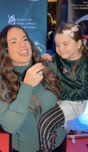 Mirianne Brûlé dévoile son Amour aux beaux yeux : première apparition en publique 14 Mirianne Brûlé dévoile son Amour aux beaux yeux : première apparition en publique Capture decran le 2025 12 18 a 03.52.13 Mirianne Brûlé dévoile son Amour aux beaux yeux : première apparition en publique