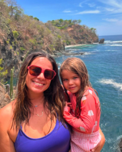 Mirianne Brûlé dévoile son Amour aux beaux yeux : première apparition en publique 10 Mirianne Brûlé dévoile son Amour aux beaux yeux : première apparition en publique Capture decran le 2025 12 18 a 04.00.10 Mirianne Brûlé dévoile son Amour aux beaux yeux : première apparition en publique