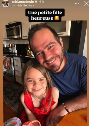 Capture decran le 2025 12 18 a 04.00.58 Mirianne Br&ucirc;l&eacute; d&eacute;voile son Amour aux beaux yeux : premi&egrave;re apparition en publique (15) photos