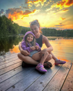 Mirianne Brûlé dévoile son Amour aux beaux yeux : première apparition en publique 15 Mirianne Brûlé dévoile son Amour aux beaux yeux : première apparition en publique Capture decran le 2025 12 18 a 04.01.43 Mirianne Brûlé dévoile son Amour aux beaux yeux : première apparition en publique