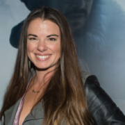 Capture decran le 2025 12 18 a 04.11.49 Mirianne Br&ucirc;l&eacute; d&eacute;voile son Amour aux beaux yeux : premi&egrave;re apparition en publique (15) photos