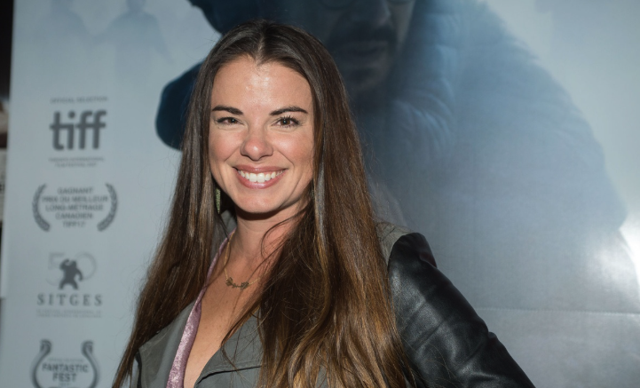 Mirianne Brûlé dévoile son Amour aux beaux yeux : première apparition en publique 1 Mirianne Brûlé dévoile son Amour aux beaux yeux : première apparition en publique Capture decran le 2025 12 18 a 04.11.49 Mirianne Brûlé dévoile son Amour aux beaux yeux : première apparition en publique