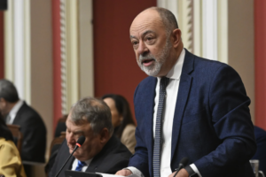 Coup de Tonnerre : Christian Dubé Lâche Son Poste de Ministre de la Santé et Surprend Tout le Monde 2 Coup de Tonnerre : Christian Dubé Lâche Son Poste de Ministre de la Santé et Surprend Tout le Monde Capture decran le 2025 12 18 a 16.42.38 Coup de Tonnerre : Christian Dubé Lâche Son Poste de Ministre de la Santé et Surprend Tout le Monde