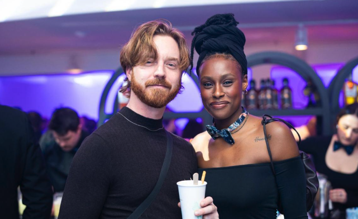 Capture decran le 2025 12 18 a 23.25.36 L'actrice qu&eacute;b&eacute;coise Naila Louidort r&eacute;v&egrave;le ses essais vestimentaires : des tenues de F&ecirc;tes pleines de caract&egrave;re !