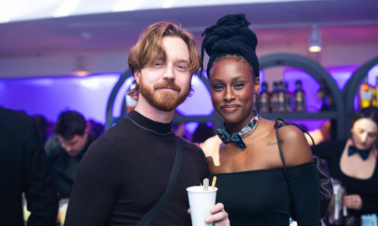 Capture decran le 2025 12 18 a 23.25.36 L'actrice qu&eacute;b&eacute;coise Naila Louidort r&eacute;v&egrave;le ses essais vestimentaires : des tenues de F&ecirc;tes pleines de caract&egrave;re !