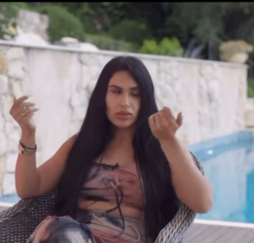 Cette jeune femme affirme qu’un homme doit débourser 15 000 ( 10 000 euros) $ par mois pour elle 2 Cette jeune femme affirme qu’un homme doit débourser 15 000 ( 10 000 euros) $ par mois pour elle Capture decran le 2025 12 21 a 10.27.04 Cette jeune femme affirme qu’un homme doit débourser 15 000 ( 10 000 euros) $ par mois pour elle