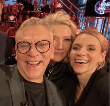 Marc Labrèche partage l’écran avec sa fille Léane dans une émission spéciale 5 Marc Labrèche partage l’écran avec sa fille Léane dans une émission spéciale Capture decran le 2025 12 21 a 12.10.49 Marc Labrèche partage l’écran avec sa fille Léane dans une émission spéciale