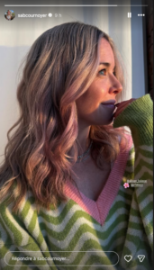 Capture décran le 2025 12 19 à 22.36.23 Sabrina Cournoyer : Son Nouveau Look de Cheveux Va Vous &Eacute;blouir pour les F&ecirc;tes!