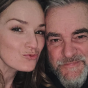 Capture le 2025 12 20 a 21.40.28 Explosion de Joie pour Sylvain Cossette : 50 000 Fans au Rendez-vous!