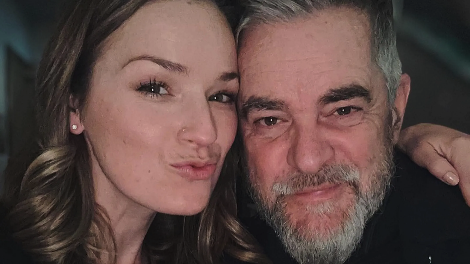 Capture le 2025 12 20 a 21.40.28 Explosion de Joie pour Sylvain Cossette : 50 000 Fans au Rendez-vous!