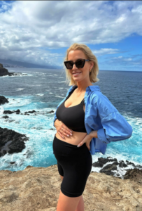 Capture le 2025 12 20 à 13.39.42 Pascale de Salut Bonjour : Une Photo de Grossesse Qui &Eacute;meut Toute la Toile !