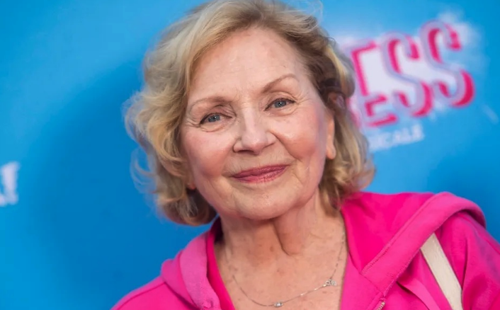 Capture le 2025 12 22 a 01.14.17 France Castel : Sa Vid&eacute;o Surprise qui R&eacute;chauffe les C&oelig;urs Qu&eacute;b&eacute;cois apr&egrave;s ses Probl&egrave;mes de Sant&eacute;