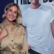 Capture le 2025 12 22 a 03.55.32 Philippe Bond Revient Sous le Feu des Critiques : Sa Conjointe St&eacute;phanie Brise le Silence