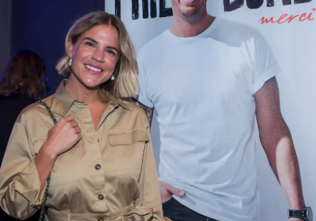 Capture le 2025 12 22 a 03.55.32 Philippe Bond Revient Sous le Feu des Critiques : Sa Conjointe St&eacute;phanie Brise le Silence