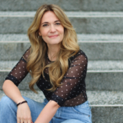 Capture le 2025 12 22 a 04.53.45 Rosalie Vaillancourt annonce qu'elle attend un nouvel amour dans sa vie