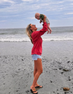 Capture le 2025 12 22 a 17.04.58 Les Tendres Moments d'Alexandra De Simon avec son(...) : Un Amour Captur&eacute; en Images