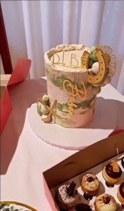 Capture le 2025 12 22 a 17.12.34 Les Tendres Moments d'Alexandra De Simon avec son(...) : Un Amour Captur&eacute; en Images