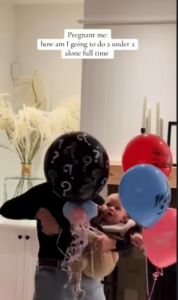 Capture le 2025 12 22 a 17.14.05 Les Tendres Moments d'Alexandra De Simon avec son(...) : Un Amour Captur&eacute; en Images