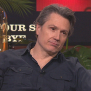 Capture le 2025 12 22 a 19.21.07 Lib&eacute;r&eacute; du Bye Bye : Simon-Olivier Fecteau Embrasse un D&eacute;cembre Plein de Surprises ! Ne Ratez Pas Ses Projets In&eacute;dits