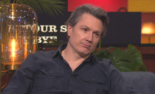 Capture le 2025 12 22 a 19.21.07 Lib&eacute;r&eacute; du Bye Bye : Simon-Olivier Fecteau Embrasse un D&eacute;cembre Plein de Surprises ! Ne Ratez Pas Ses Projets In&eacute;dits