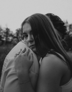 Capture le 2025 12 24 a 00.39.32 Charlie Lemay-Thivierge partage des photos d&rsquo;amour avec son ... chum, juste &agrave; temps pour les F&ecirc;tes