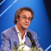 Capture le 2025 12 26 a 02.55.11 L'&eacute;mission de No&euml;l de St&eacute;phane Laporte : Un moment chaleureux avec un invit&eacute; ador&eacute;