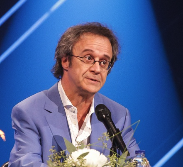 Capture le 2025 12 26 a 02.55.11 L'&eacute;mission de No&euml;l de St&eacute;phane Laporte : Un moment chaleureux avec un invit&eacute; ador&eacute;