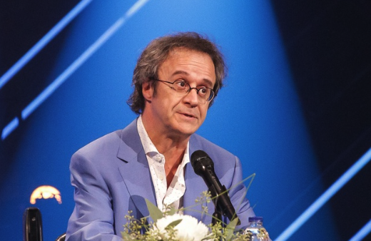 Capture le 2025 12 26 a 02.55.11 L'&eacute;mission de No&euml;l de St&eacute;phane Laporte : Un moment chaleureux avec un invit&eacute; ador&eacute;