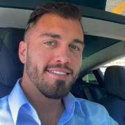 Capture le 2025 12 26 à 01.59.53 R&eacute;v&eacute;lation choc : Antoine d&rsquo;OD Tentations est le fils d&rsquo;une grande vedette qu&eacute;b&eacute;coise&hellip; et ce n&rsquo;est pas n&rsquo;importe qui!