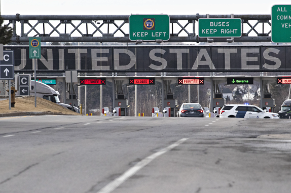 Capture le 2025 12 27 a 01.06.31 Fronti&egrave;re am&eacute;ricaine : une nouvelle loi impose la prise de photo &agrave; chaque passage