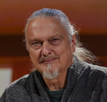 Capture le 2025 12 27 a 03.12.58 Voici celle qui fait battre le c&oelig;ur de Normand D'Amour : une artiste discr&egrave;te au parcours impressionnant