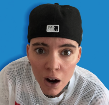 Capture le 2025 12 28 a 01.51.20 Quand Roxane Bruneau re&ccedil;oit un cadeau qui donne des frissons...