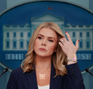 Karoline Leavitt et l'heureux secret de Noël : Une nouvelle vie en chemin 4 Karoline Leavitt et l'heureux secret de Noël : Une nouvelle vie en chemin Capture le 2025 12 29 a 04.38.43 Karoline Leavitt et l'heureux secret de Noël : Une nouvelle vie en chemin