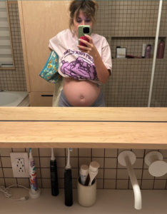 Rosalie Vaillancourt partage des photos de son baby bump et se confie sur son difficile premier trimestre de grossesse 2 Rosalie Vaillancourt partage des photos de son baby bump et se confie sur son difficile premier trimestre de grossesse Capture le 2025 12 30 a 02.16.07 Rosalie Vaillancourt partage des photos de son baby bump et se confie sur son difficile premier trimestre de grossesse