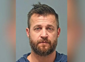 Alert : L’ancien candidat de téléréalité au cœur d’un scandale effrayant 4 Alert : L’ancien candidat de téléréalité au cœur d’un scandale effrayant Capture le 2025 12 30 a 03.31.21 Alert : L’ancien candidat de téléréalité au cœur d’un scandale effrayant