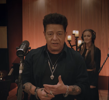 Capture le 2025 12 31 a 03.41.23 &Eacute;ric Lapointe partage son souper de No&euml;l festif &mdash; mais qui sont ses myst&eacute;rieux invit&eacute;s ?