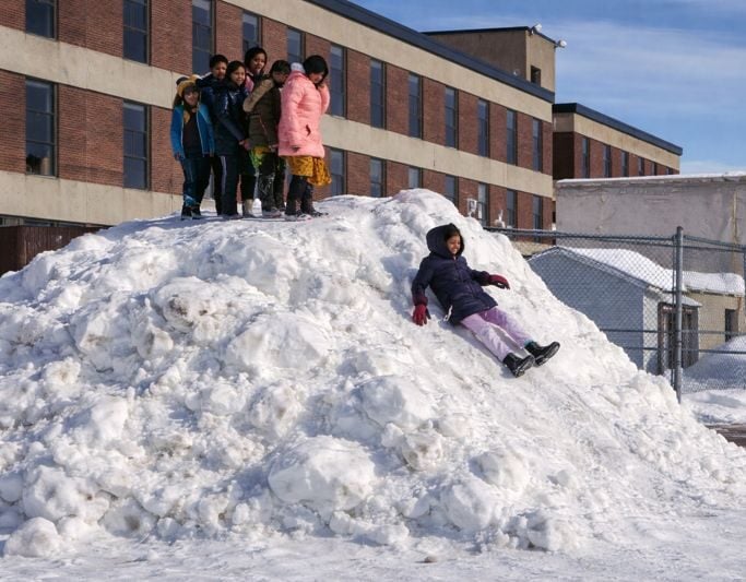 buttes e1765977034888 Casque obligatoire et inspections quotidiennes : des r&egrave;gles sur les buttes de neige d&eacute;nonc&eacute;es