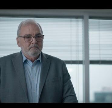 Jean Dumas se laisse vulnérable l’instant d’une scène inoubliable 6 Jean Dumas se laisse vulnérable l’instant d’une scène inoubliable 620013299 122192867582506467 5605005282772655341 n 1 Jean Dumas se laisse vulnérable l’instant d’une scène inoubliable