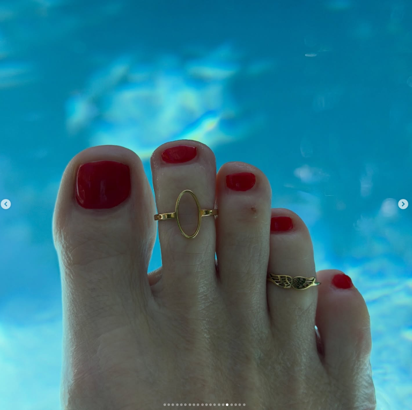 Capture decran 2026 01 07 100910 Caroline N&eacute;ron partage des photos en maillot de bain qui font r&ecirc;ver !