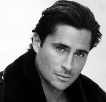 Capture decran 2026 01 08 222347 Il fait craquer les t&eacute;l&eacute;spectateurs : voici qui est Olivier Renaud d&rsquo;Indomptables