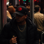 Meurtre à la sortie d’un bar : la police lance un nouvel appel au public 12 Meurtre à la sortie d’un bar : la police lance un nouvel appel au public Capture decran 2026 01 22 122058 Meurtre à la sortie d’un bar : la police lance un nouvel appel au public