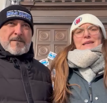 Tension à l’hôtel de ville : l’adoption du budget de Montréal perturbée par une intervention des cols bleus 4 Tension à l’hôtel de ville : l’adoption du budget de Montréal perturbée par une intervention des cols bleus Capture decran 2026 01 28 171400 Tension à l’hôtel de ville : l’adoption du budget de Montréal perturbée par une intervention des cols bleus