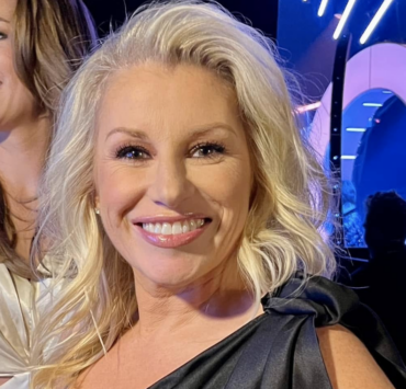 Capture decran le 2026 01 06 a 17.29.41 &Agrave; 48 ans, Cathy Gauthier fait exploser les r&eacute;seaux sociaux en maillot de bain