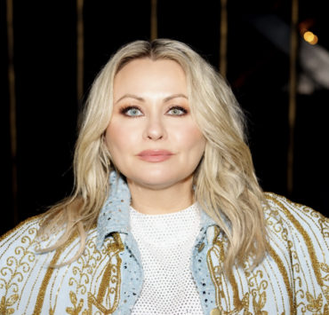 Capture decran le 2026 01 19 a 10.17.51 e1768835906200 La robe de Mitsou vole compl&egrave;tement le show &agrave; En direct de l&rsquo;univers