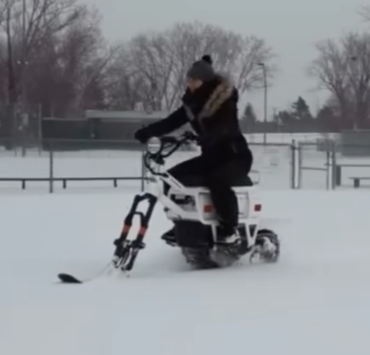 Capture decran le 2026 01 26 a 10.31.52 e1769441551293 Un nouveau scooter des neiges &eacute;lectrique arrive enfin au Qu&eacute;bec